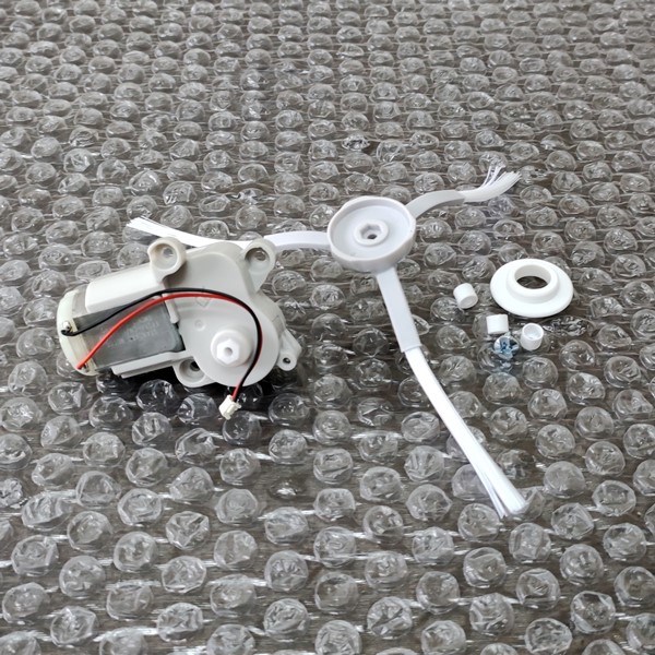 Щетка боковая правая для робота пылесоса Rowenta Explorer Serie 60 RS-2230001946 original1