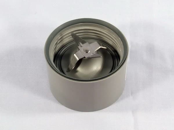 Нож с гайкой для блендерной чаши кухонного комбайна Kenwood KW712199