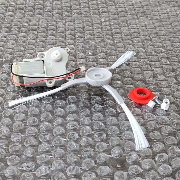 Щетка боковая левая для робота пылесоса Rowenta Explorer Serie 60 RS-2230001945 original1